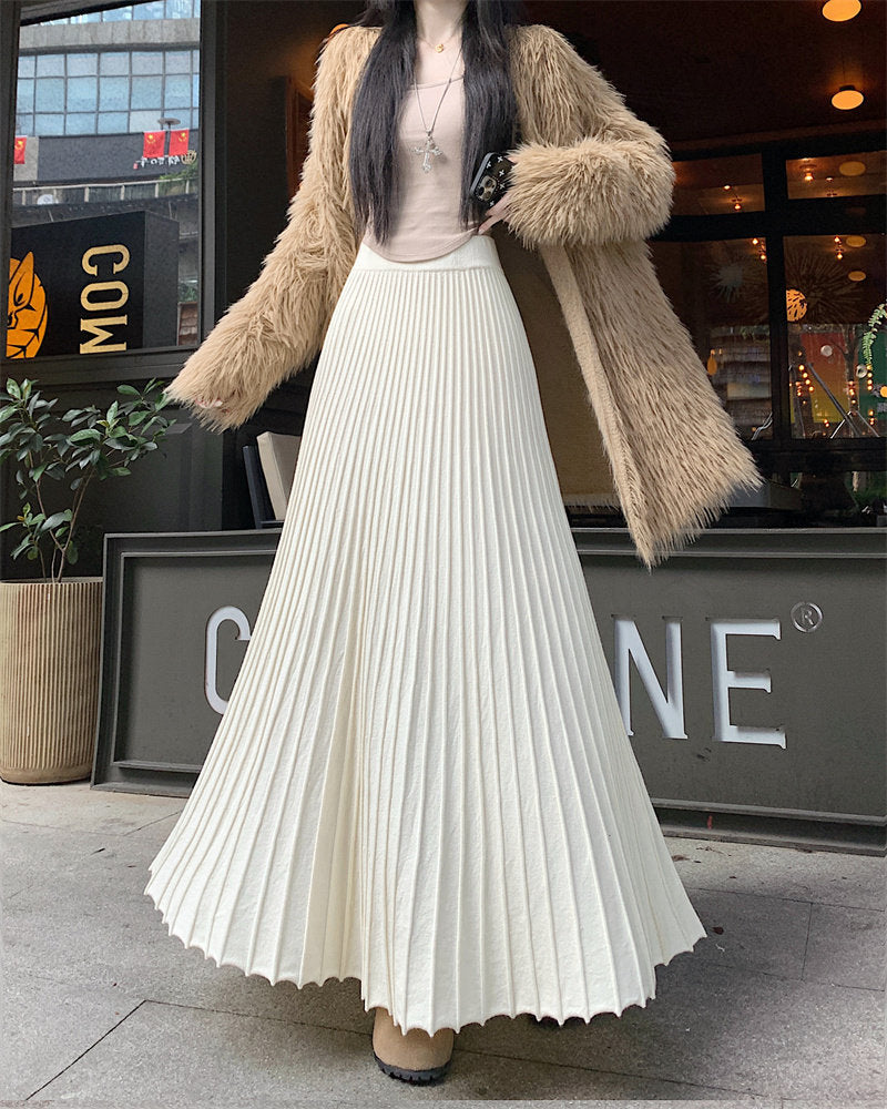 Long Pleated Knit Skirt