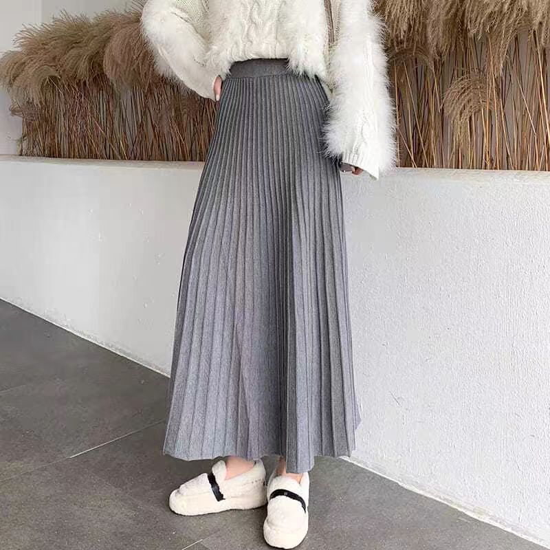 Long Pleated Knit Skirt