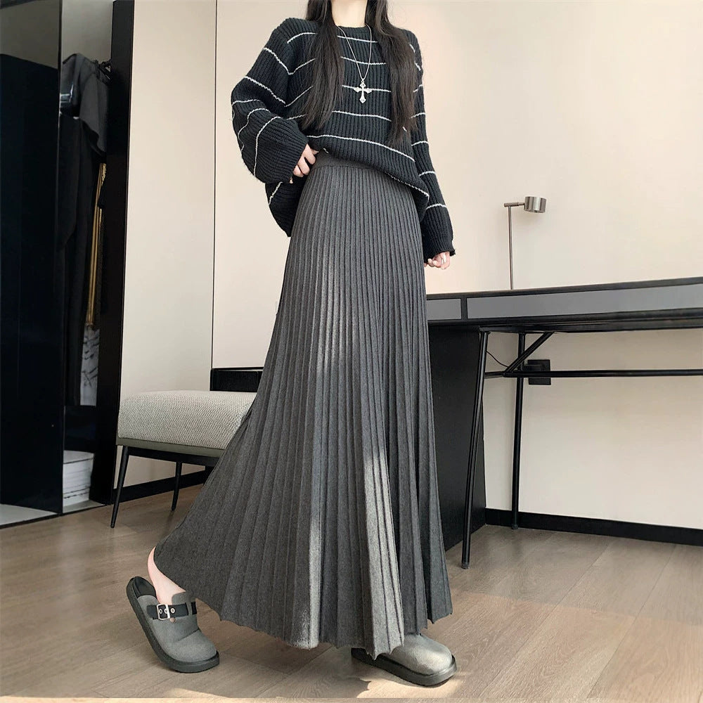 Long Pleated Knit Skirt